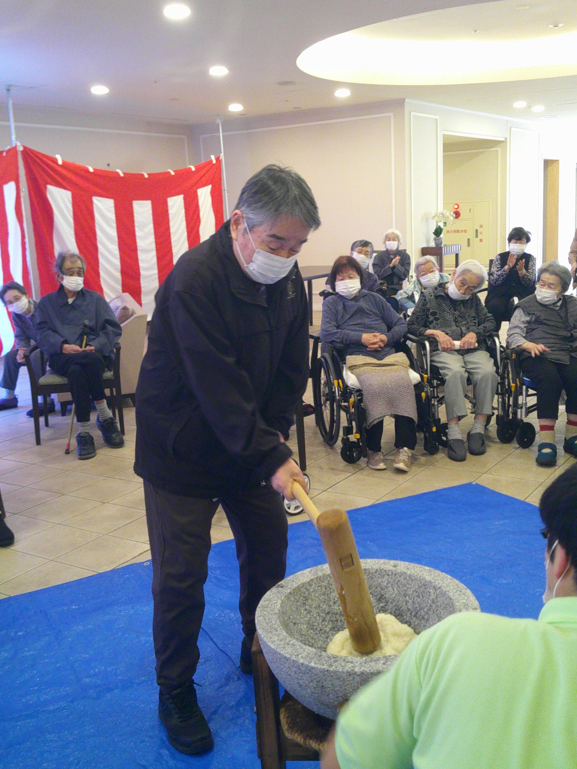 ニチイメゾン稲毛餅つき３
