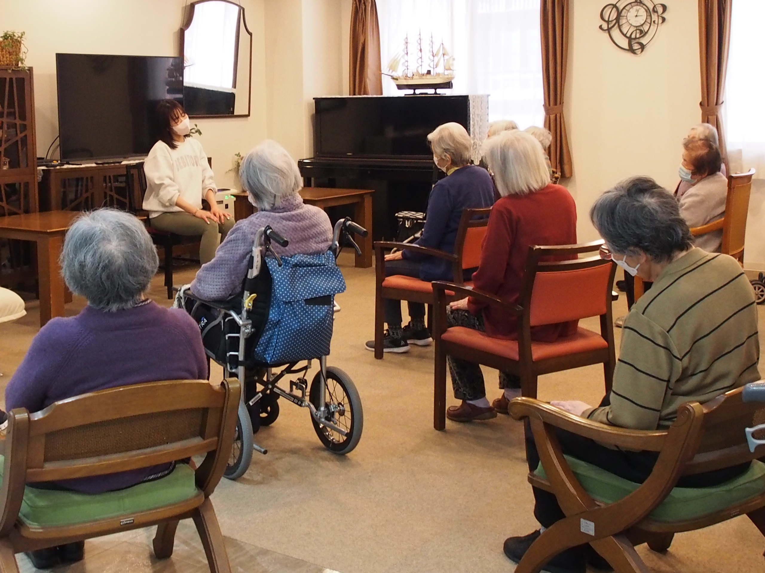 ニチイメゾン三和町椅子ヨガ１