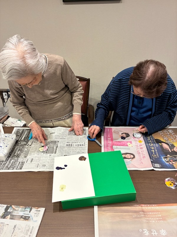 ブローチ・しおり作成-2　ニチイホーム碑文谷