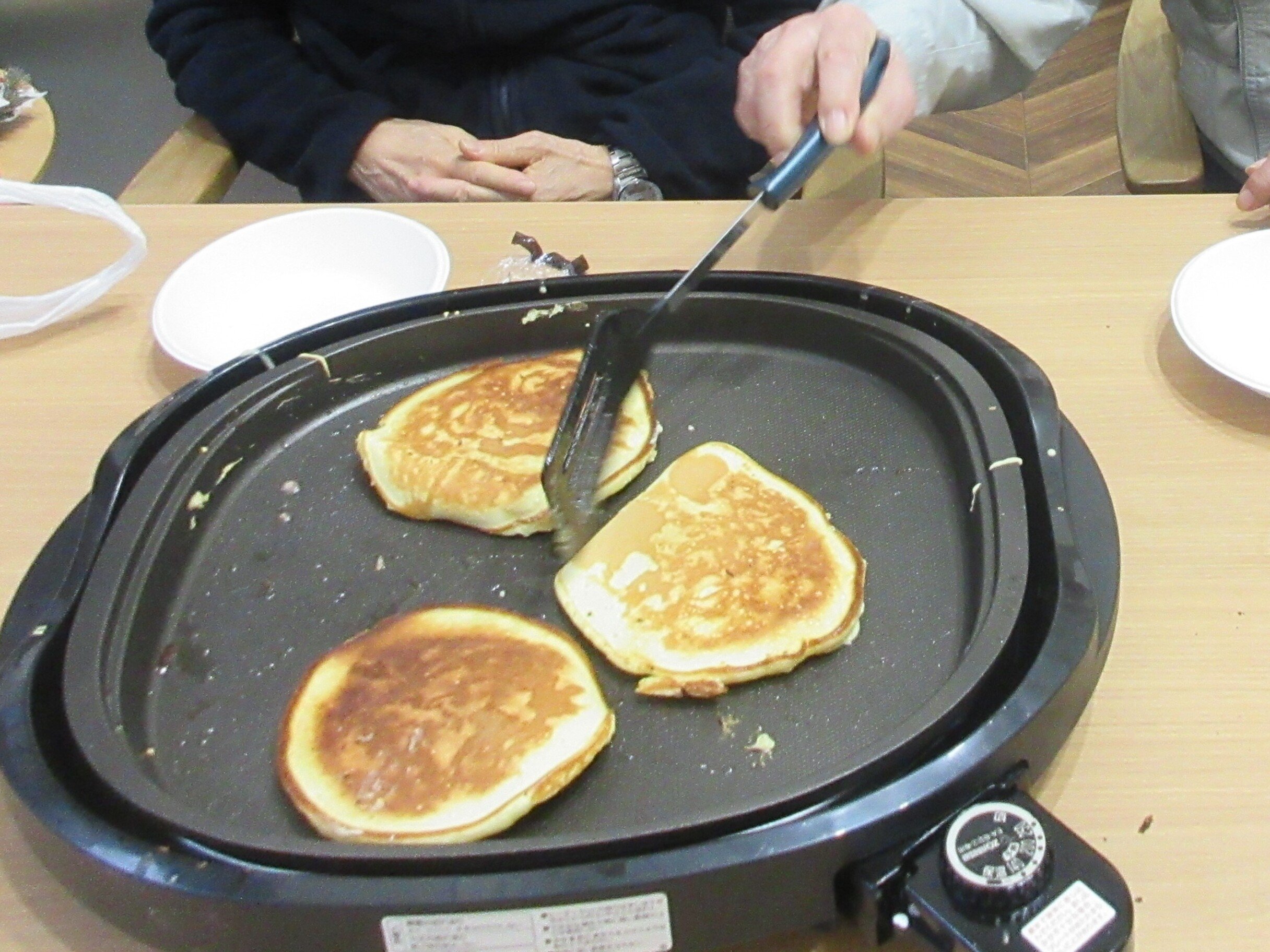 ホットケーキ作り-3　ニチイホーム国立