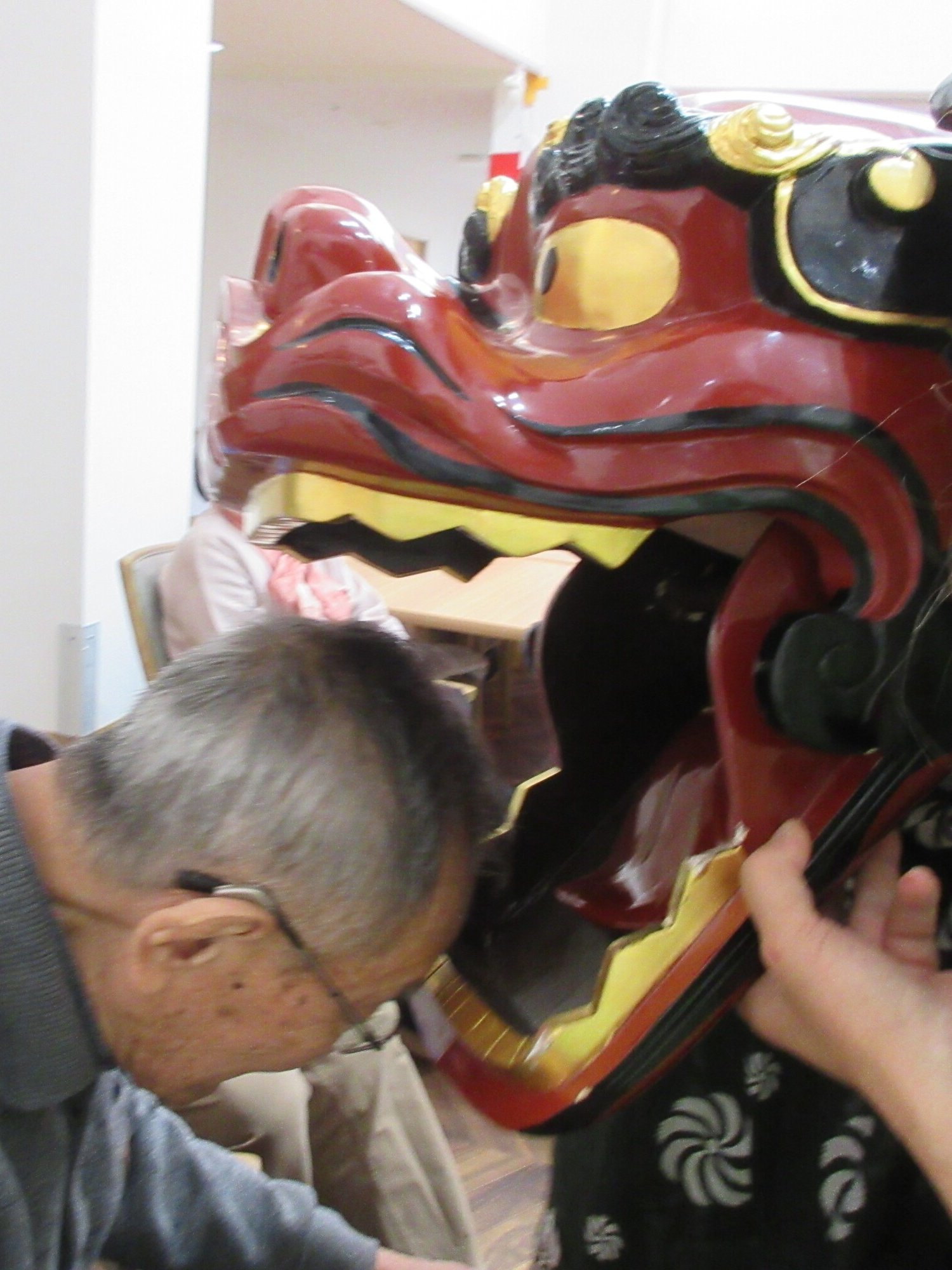 獅子舞演舞-2　ニチイホーム国立