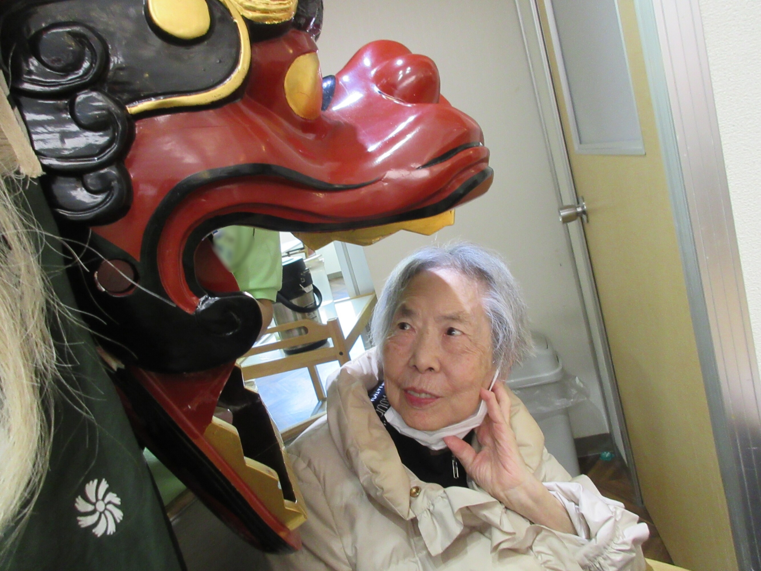 獅子舞演舞-3　ニチイホーム国立