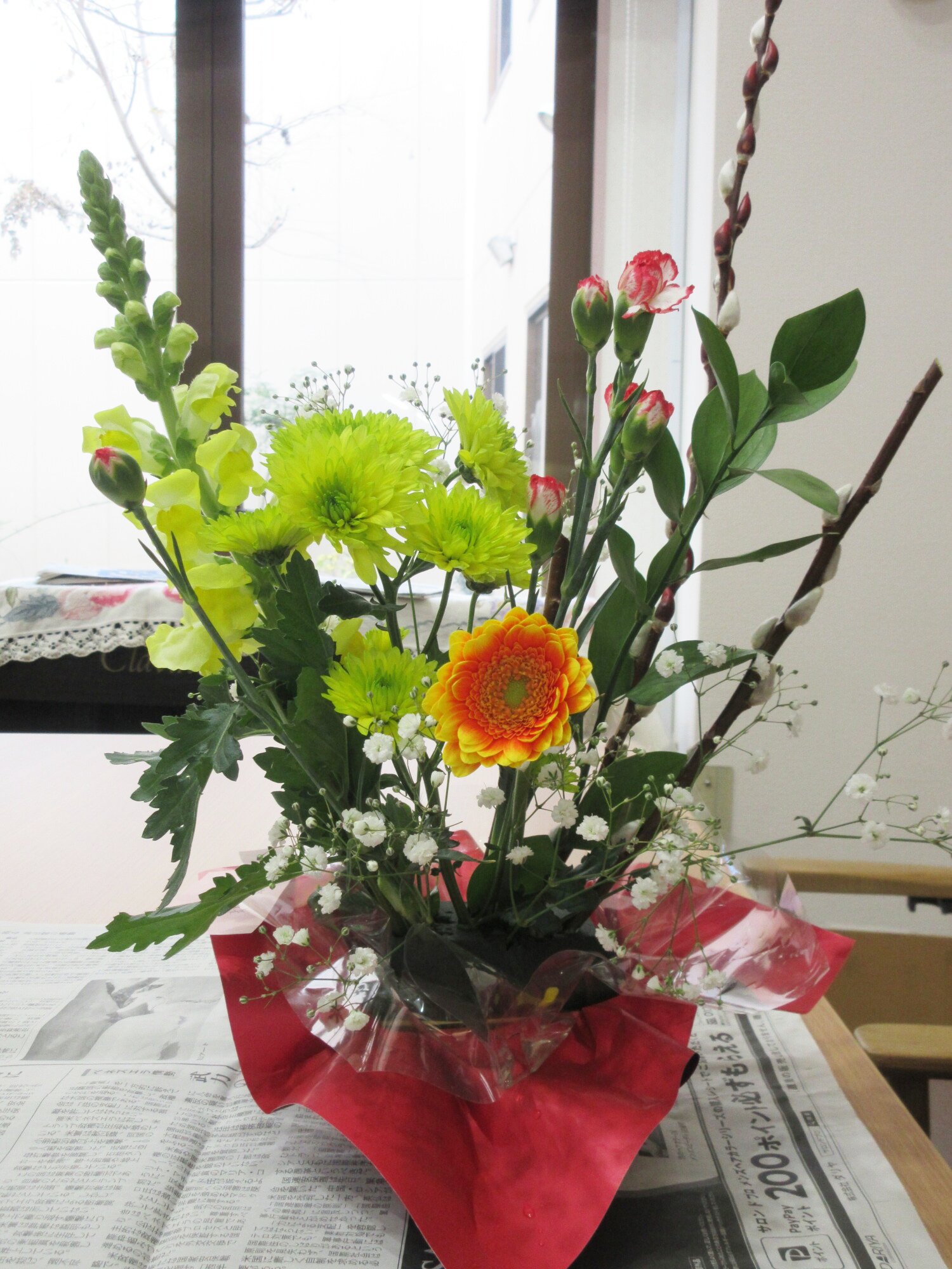 1月のフラワーアレンジメント-1　ニチイホーム国立