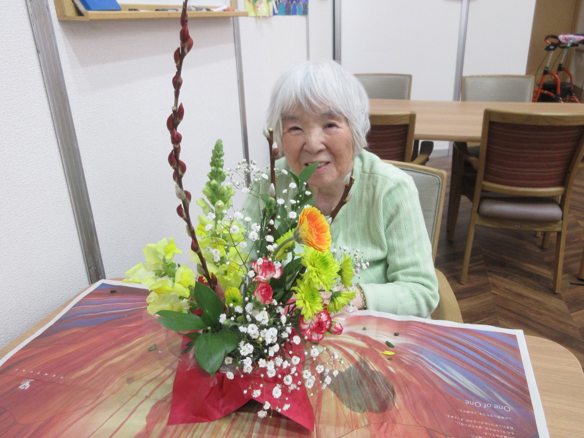 1月のフラワーアレンジメント-4　ニチイホーム国立