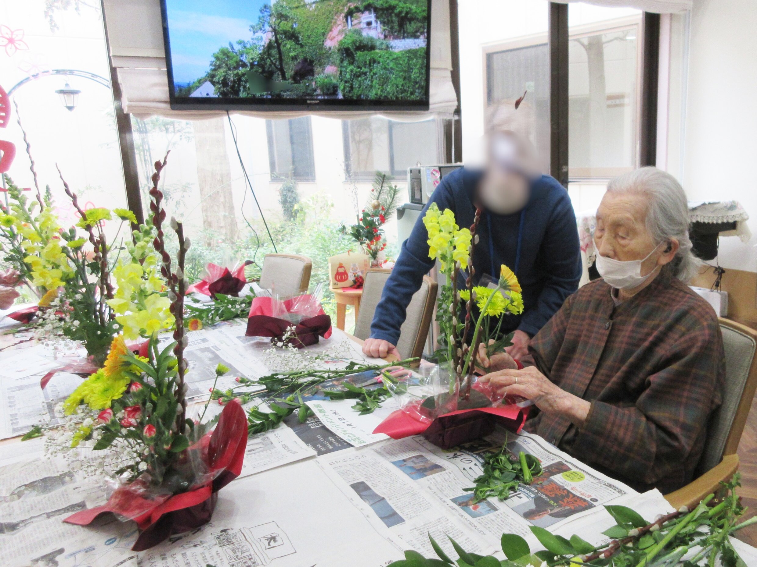 1月のフラワーアレンジメント-5　ニチイホーム国立