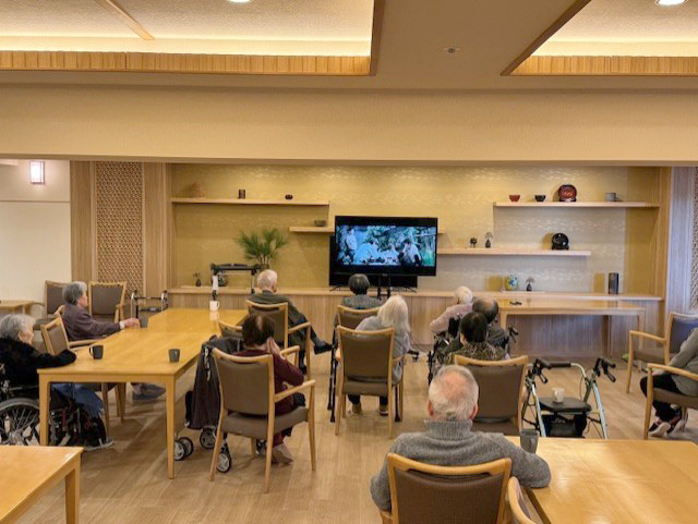 映画鑑賞会-2 ニチイメゾン松ヶ丘公園