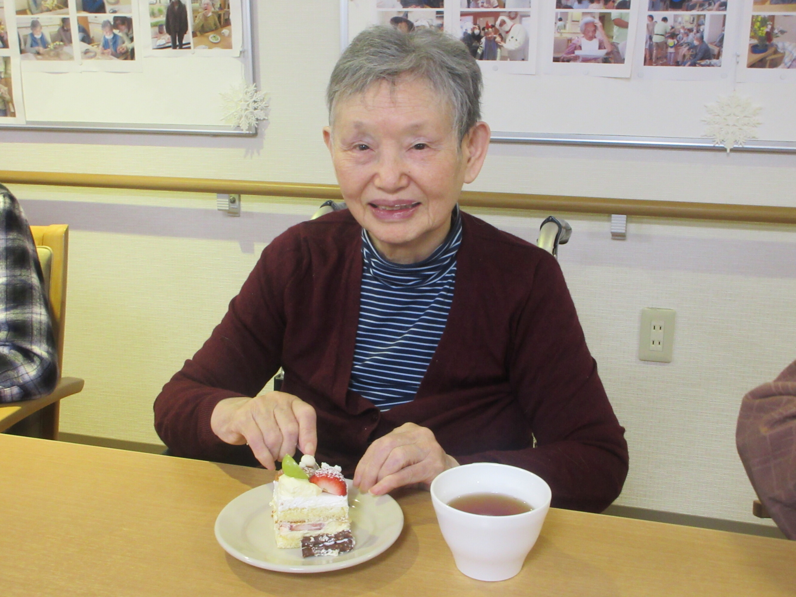 クリスマス会・ケーキイベント-5　ニチイホーム南大泉