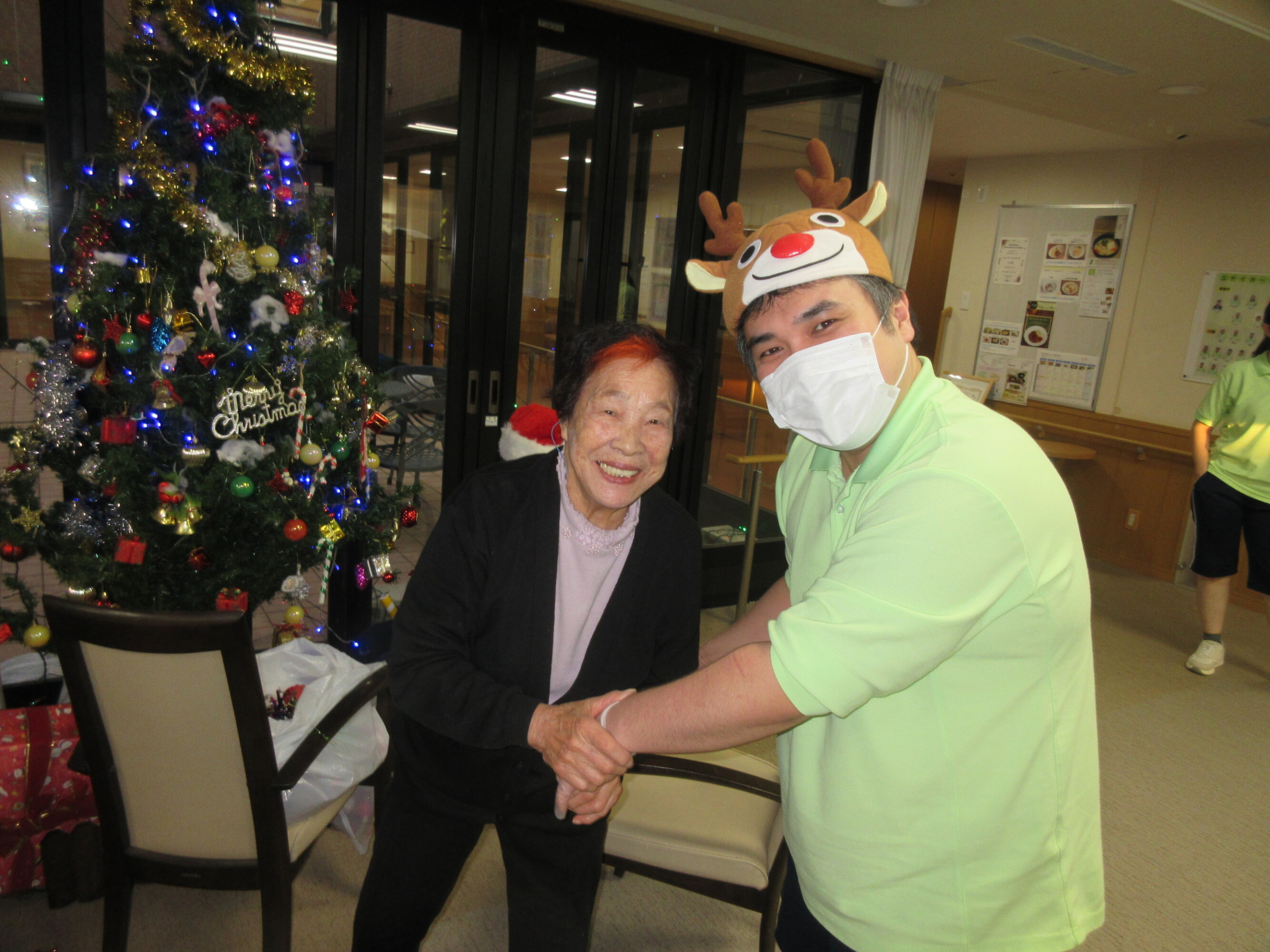 クリスマス準備～クリスマスディナー2025-2　ニチイホーム登戸