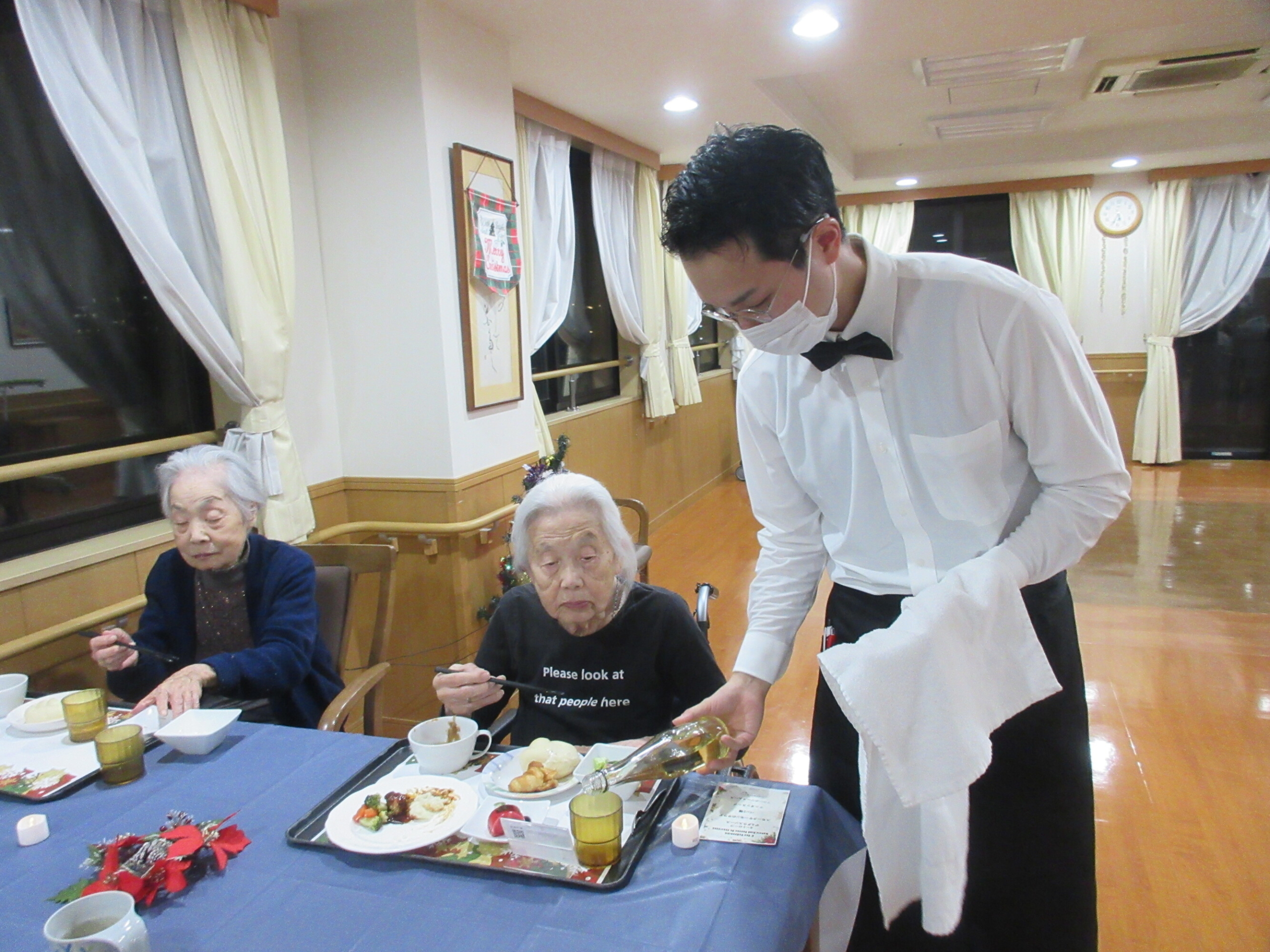 クリスマス準備～クリスマスディナー2025-5　ニチイホーム登戸