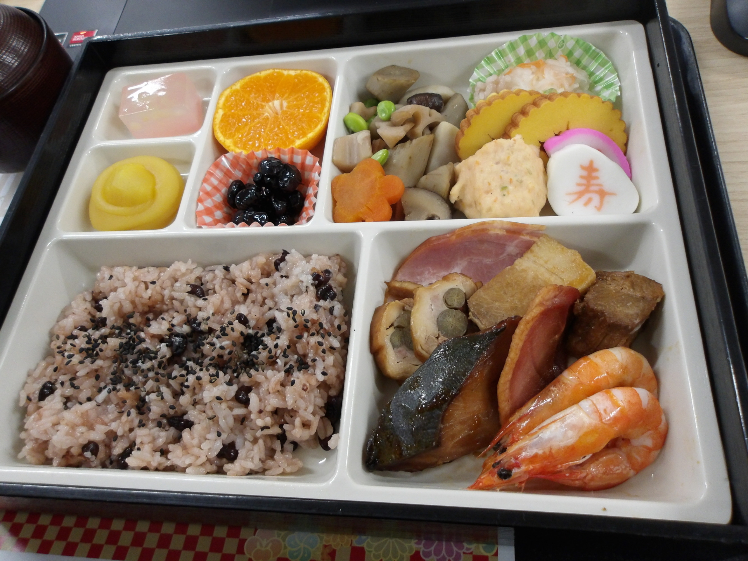 おせち料理-5　ニチイホーム野方