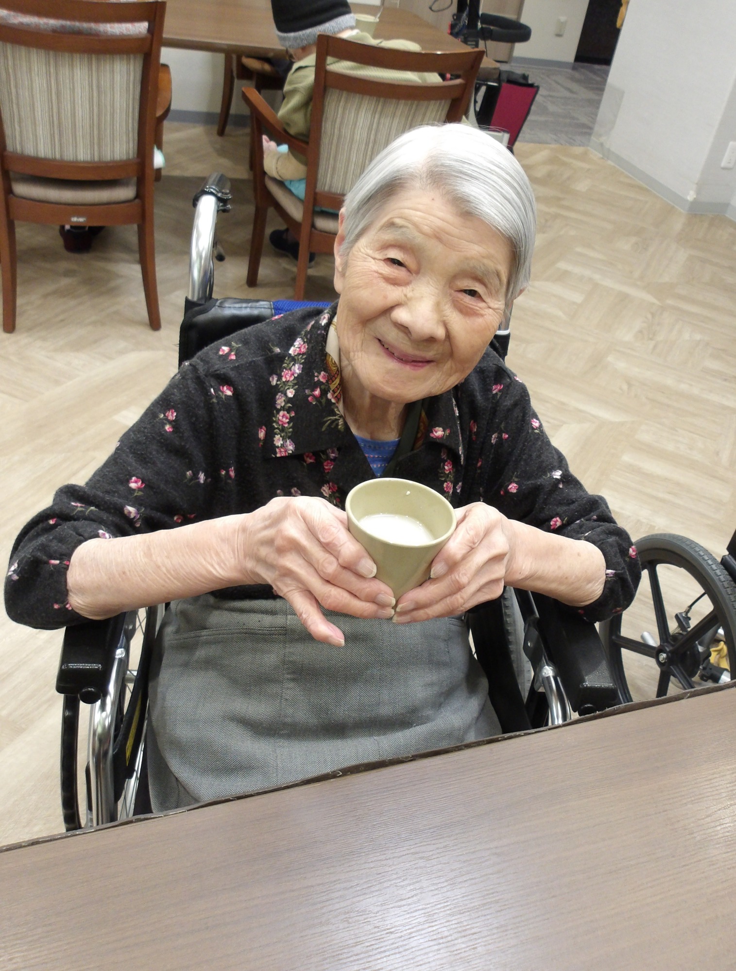 甘酒でほっと一息-3　ニチイホーム野方