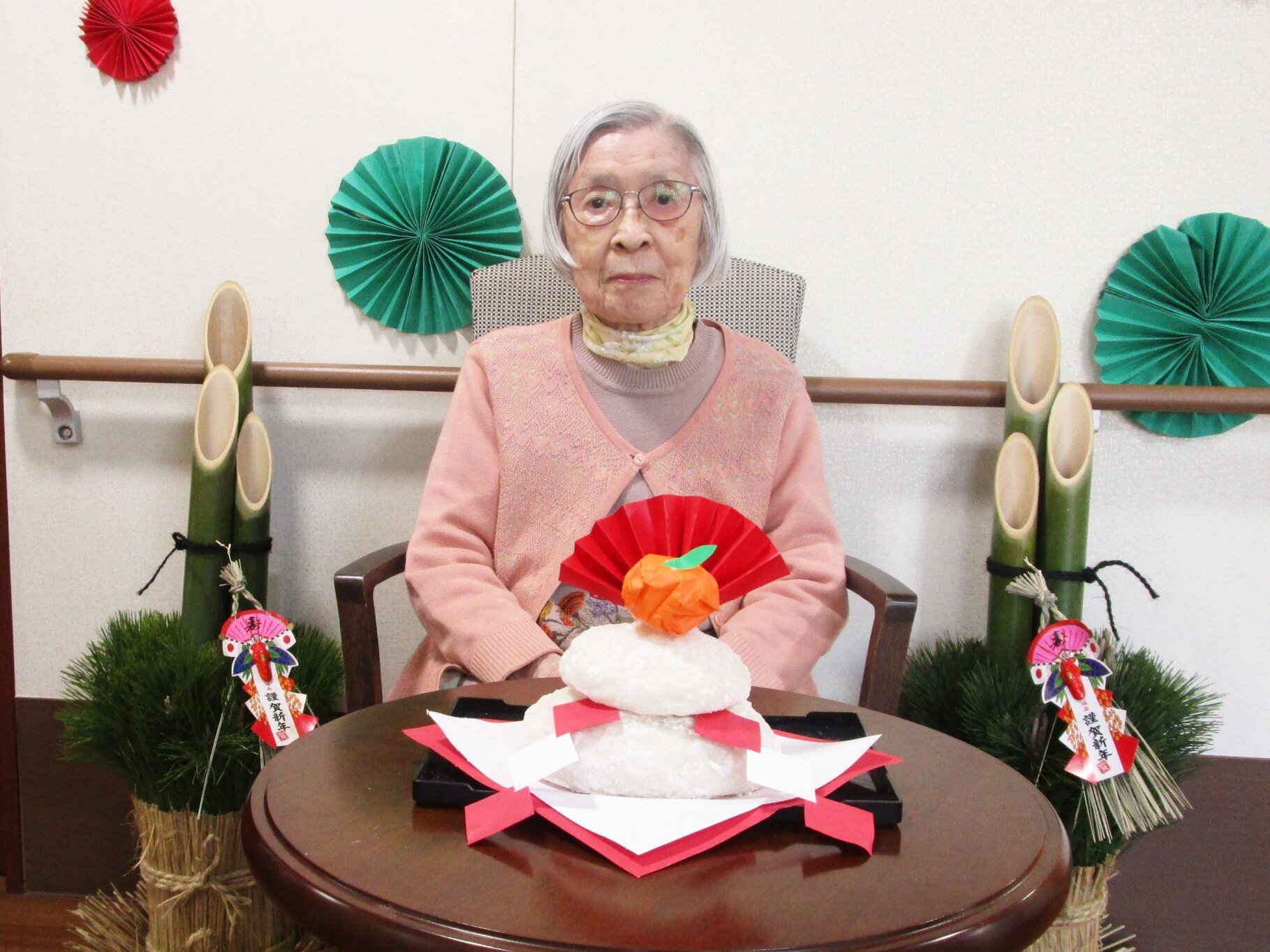 鏡餅と写真撮影-4　ニチイホーム成城