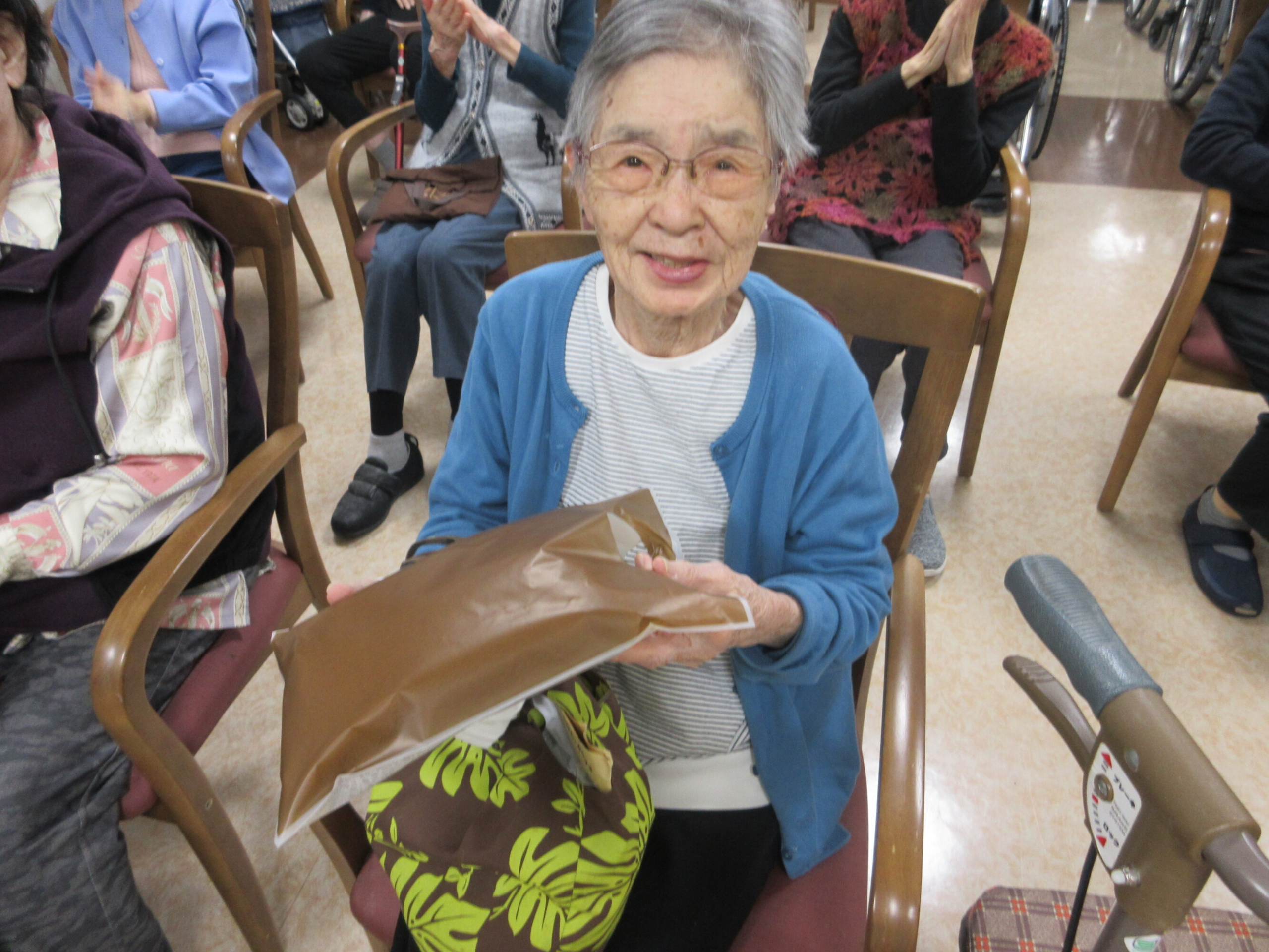 クリスマス会、12月お誕生日会-4　ニチイホーム矢口