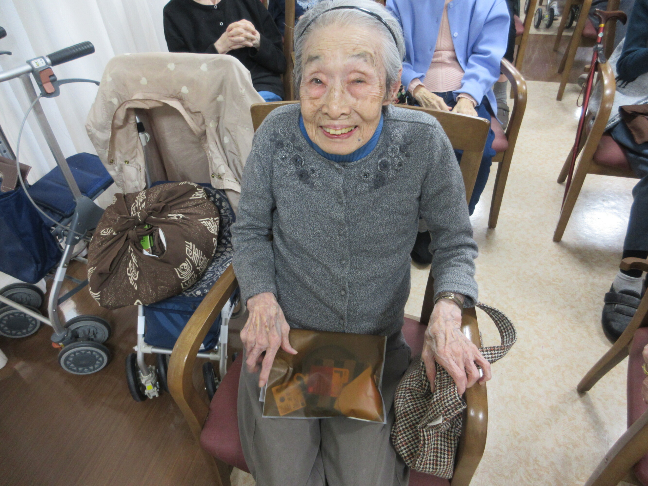 クリスマス会、12月お誕生日会-6　ニチイホーム矢口