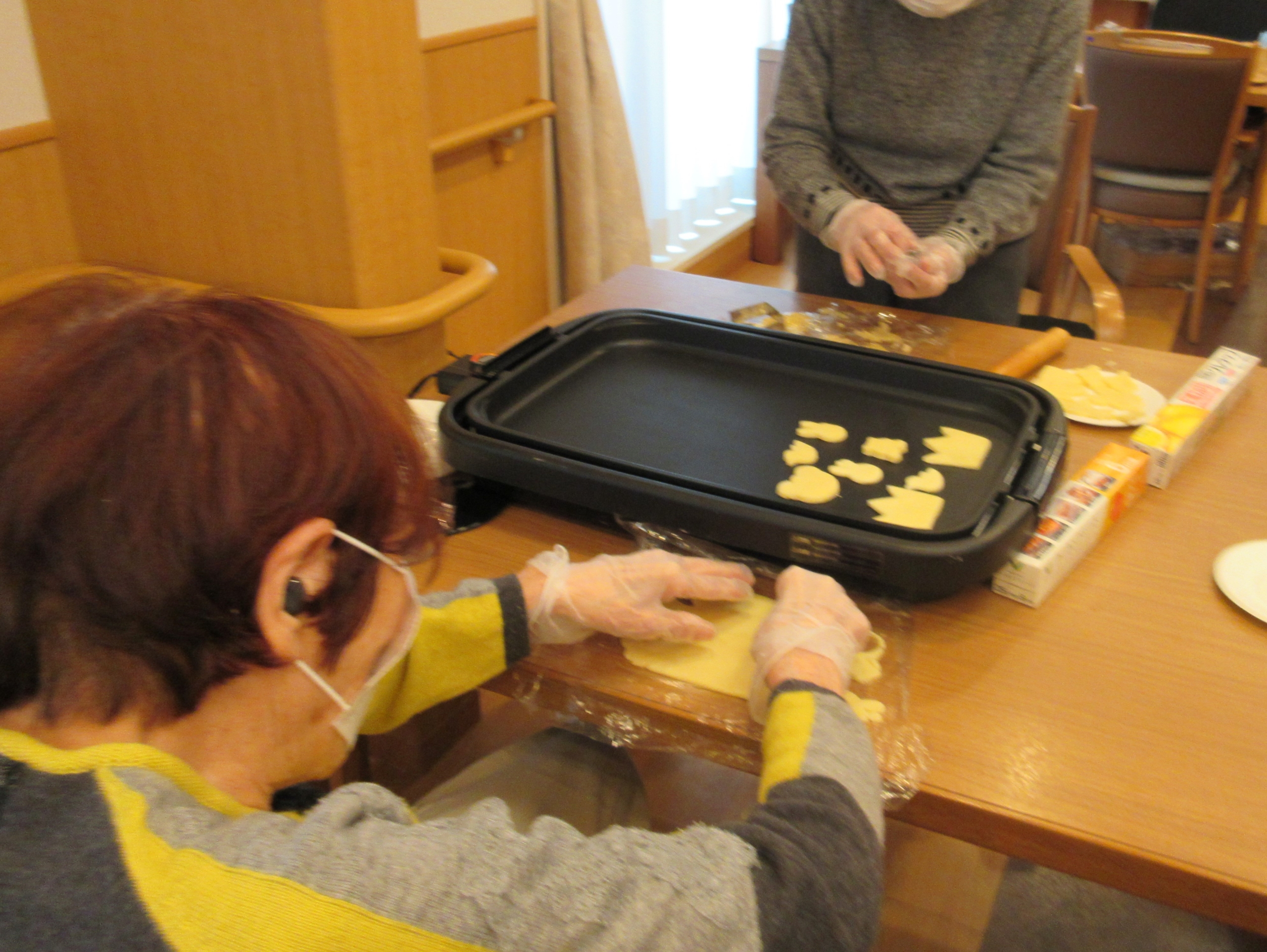 ニチイホーム目白のクッキーづくり２