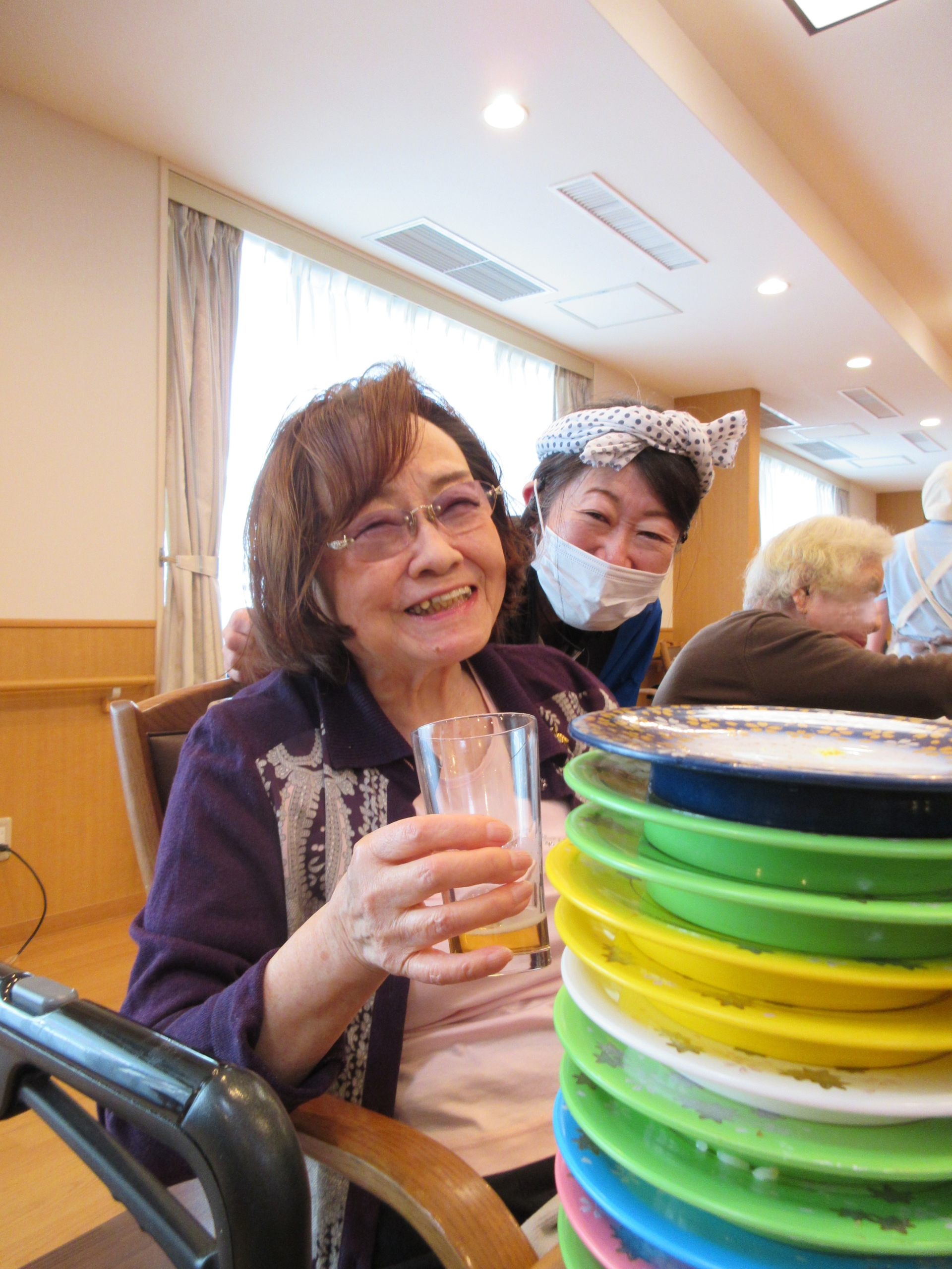 ニチイホーム目白のホーム内で回転寿し１