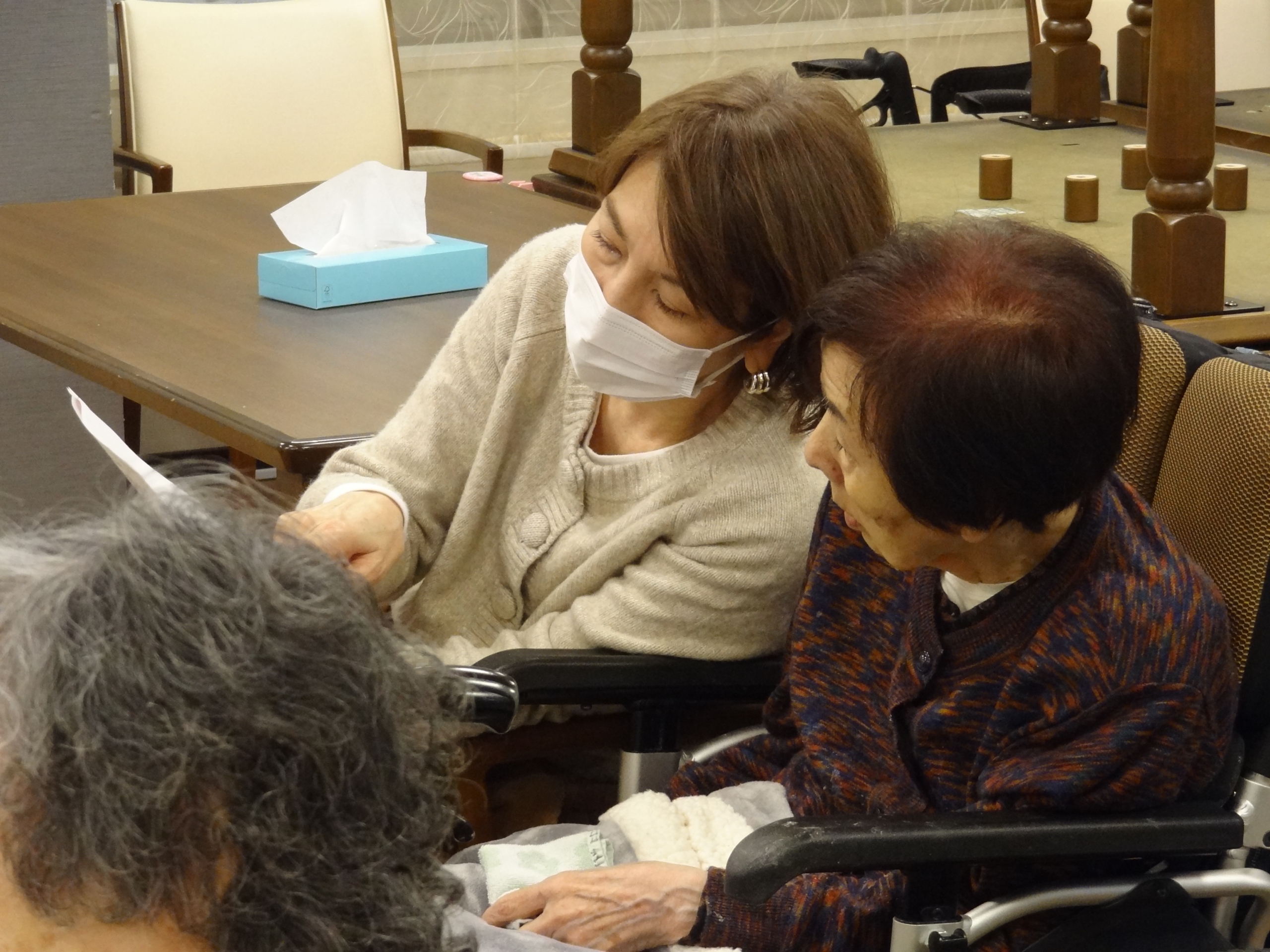 ニチイホーム渋谷本町の音楽鑑賞会２