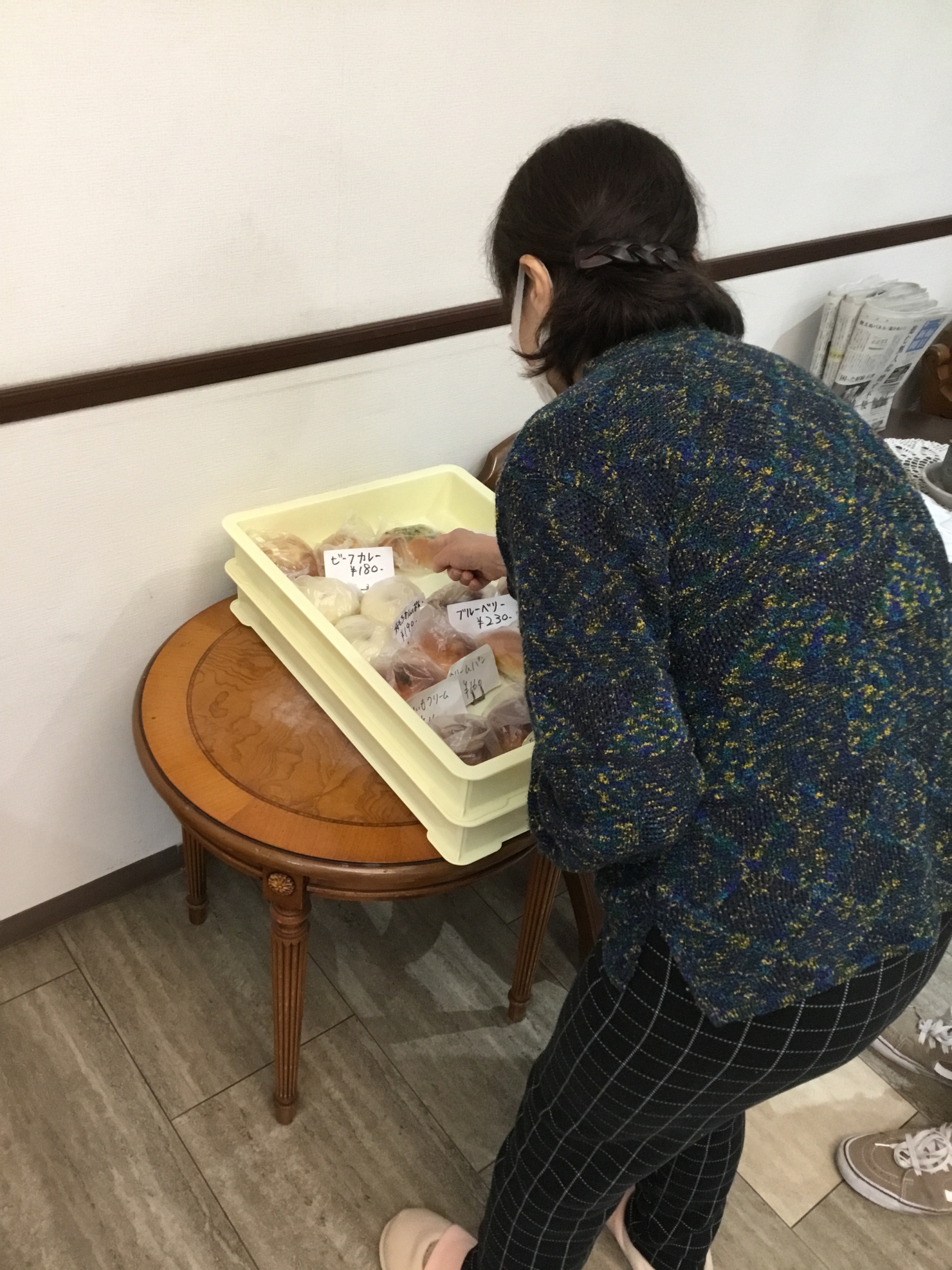 ニチイメゾン三和町のパン販売3