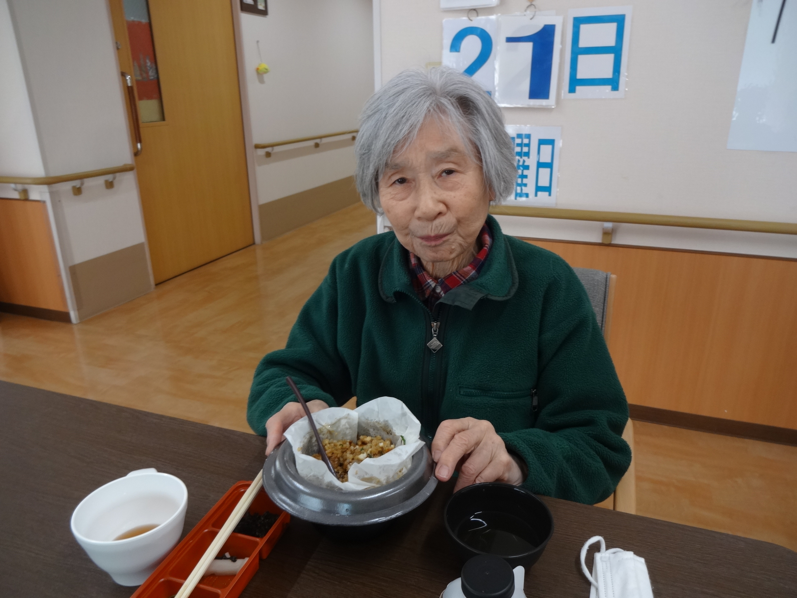 鰻をみんなで召し上がりました-2　ニチイホーム元住吉