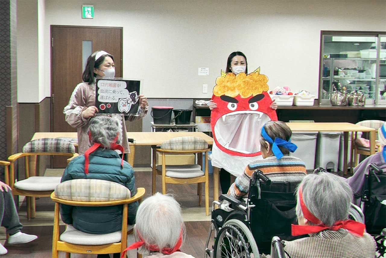 赤鬼青鬼チーム対抗玉入れ合戦-4 ニチイメゾン南草津二番館