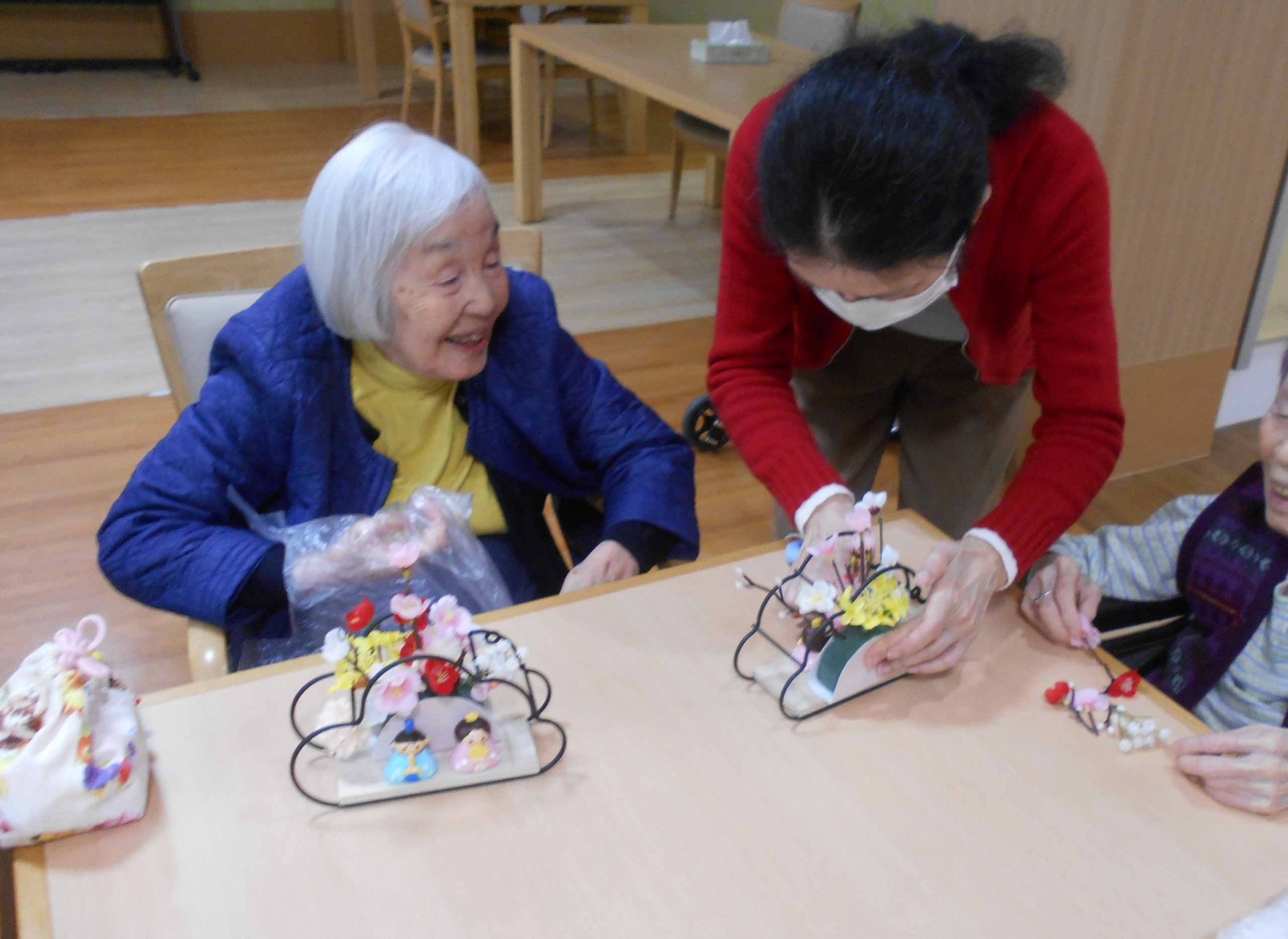 ひな人形飾りを作りました♪-2 ニチイホーム西武柳沢