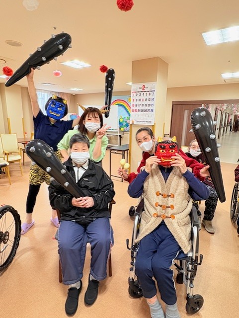 節分で豆まき-3 ニチイメゾン瀬田ニ番館