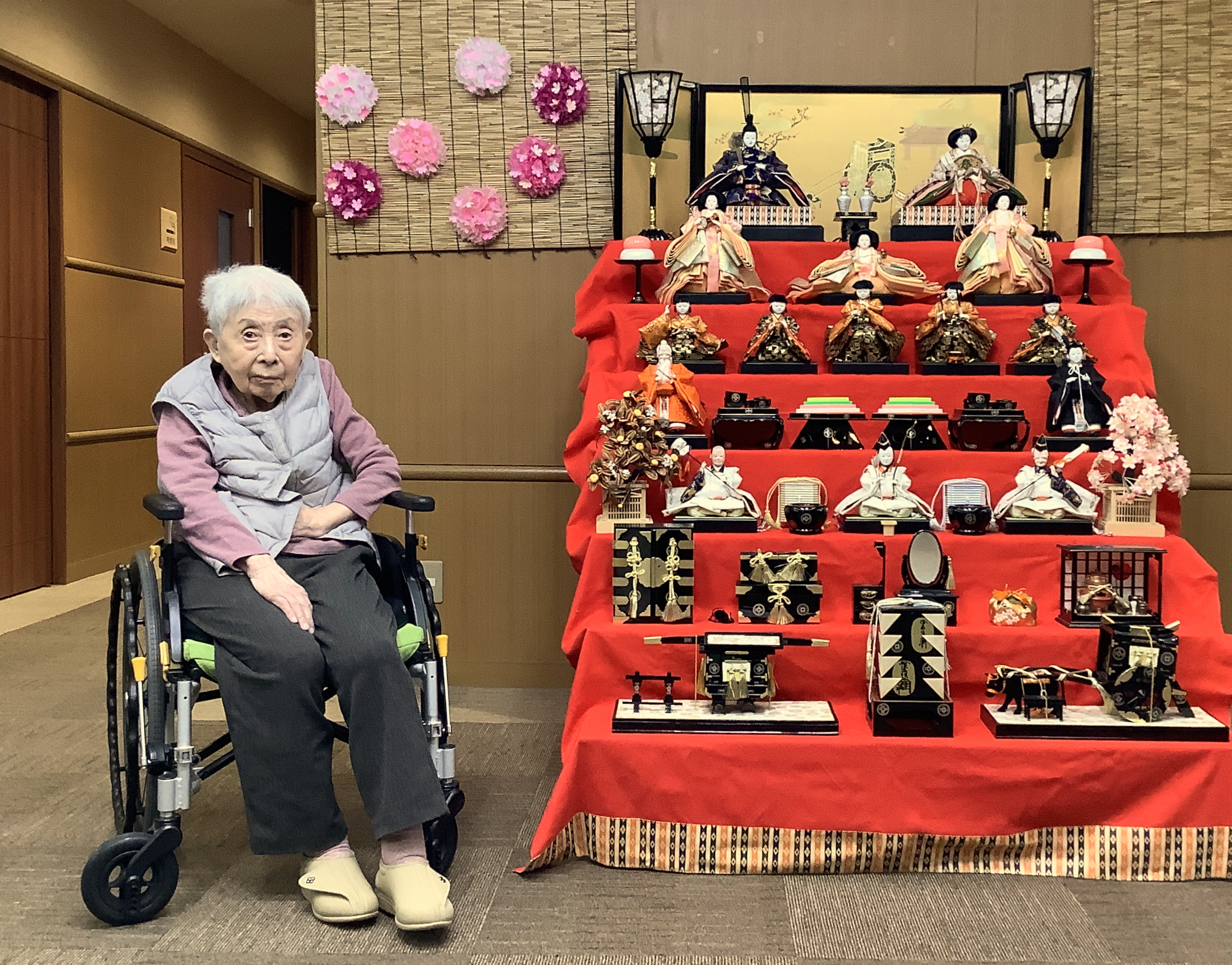 ニチイホーム江戸川のひな人形１