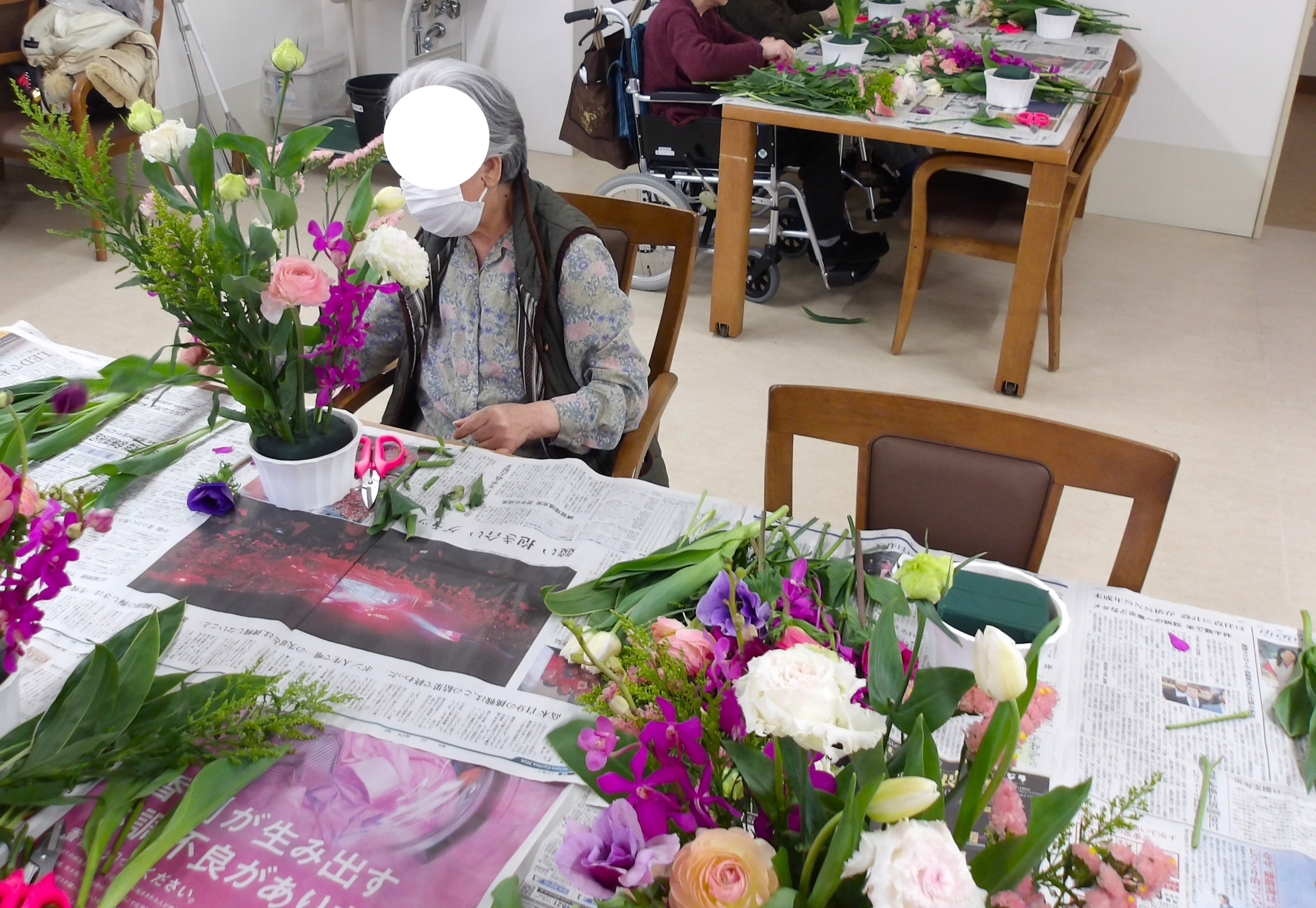 ニチイホーム鷺沼南の生け花20260304_２