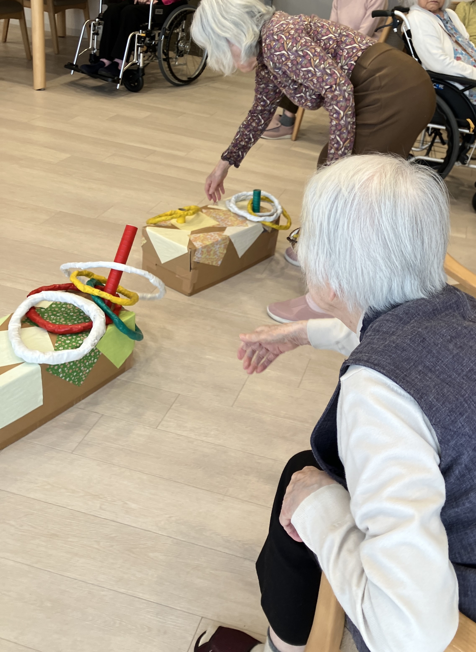 ニチイホーム杉並松庵の輪投げアクティビティ３