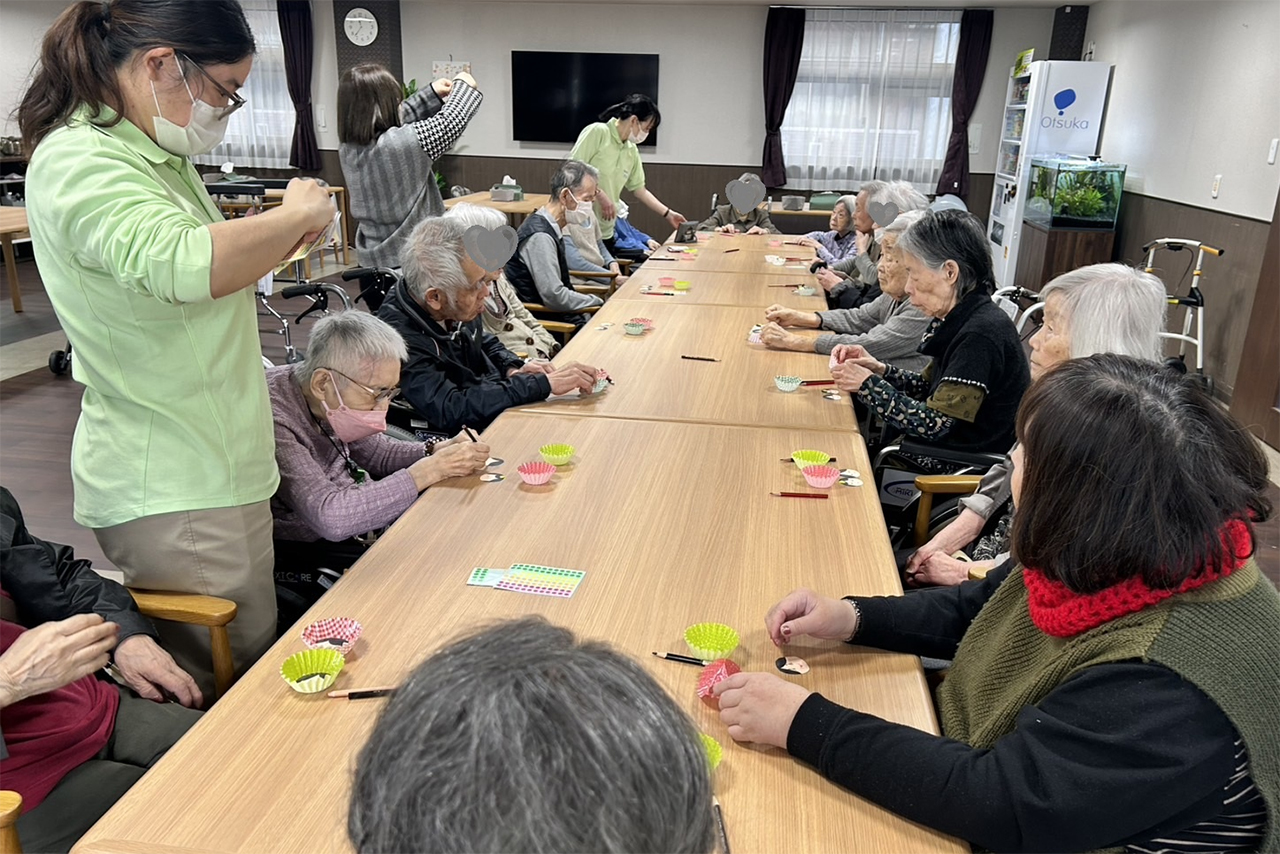 可愛いひなまつり飾り-3 ニチイメゾン南草津Ⅱ番館